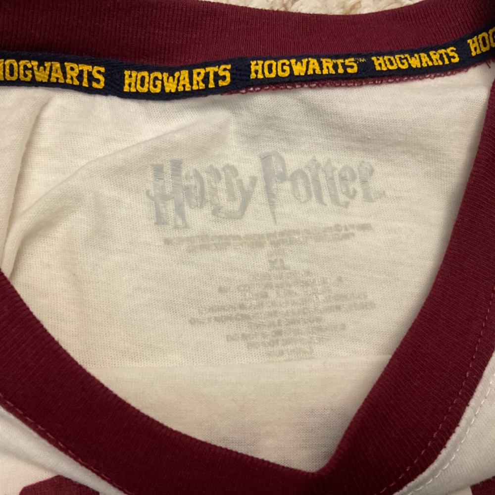 ⚡️HOGWARTS t-shirt - YOUTH size XL - Picture 3 of 5